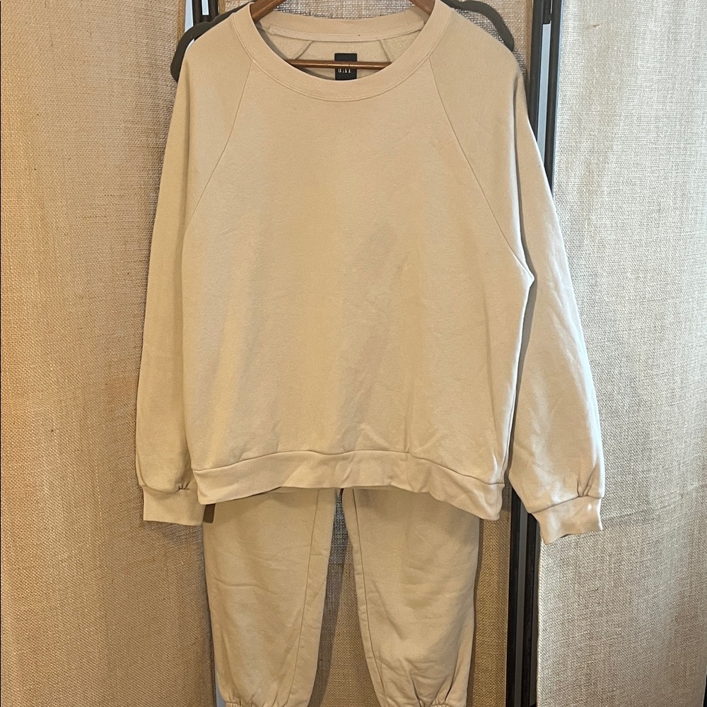 GAP Cream Apparel